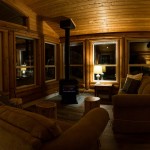 Cozy log lodge with fireplace in Golden, British Columbia